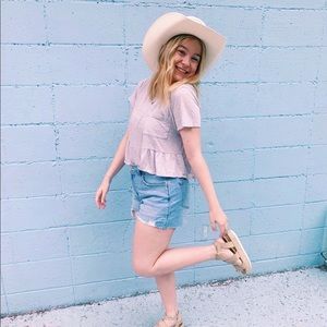 Meet your Posher, Chloe